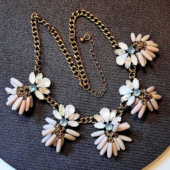 Lavender gray blue statement necklace - Picture 5 of 6